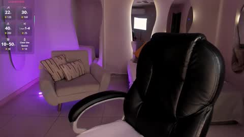 Larisa Smirnov online show from 12/02/25, 04:07