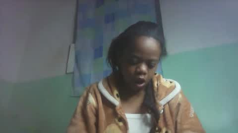 larissa645771 online show from 10/13/25, 04:01