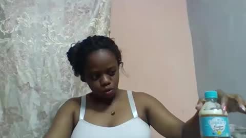 larissa645771 online show from 06/03/26, 09:56