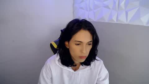 larry online show from 04/18/26, 09:04