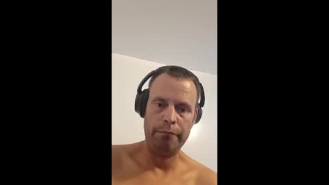 larrybarry794491163 online show from 05/12/26, 08:39