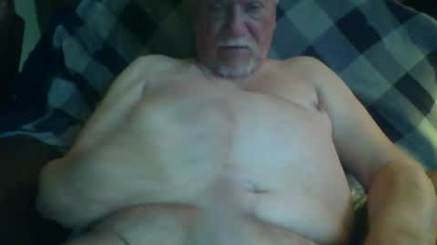 Snapshot of larryw01 chatting on 06/12/26, 02:05 larryw01 online show from 06/12/26, 02:05