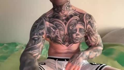Snapshot of larsskeet chatting on 03/07/26, 02:03 larsskeet online show from 03/07/26, 02:03