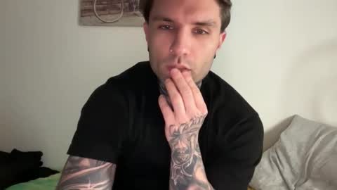 Snapshot of larsskeet chatting on 03/09/26, 05:39 larsskeet online show from 03/09/26, 05:39