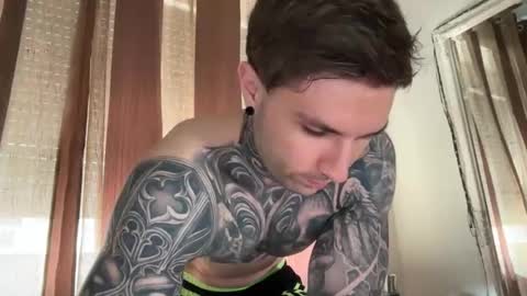 Snapshot of larsskeet chatting on 03/15/26, 01:17 larsskeet online show from 03/15/26, 01:17