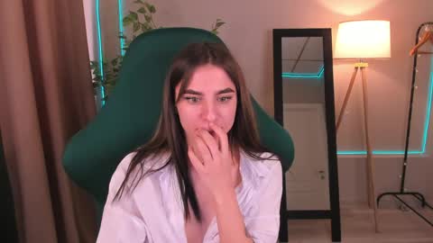 lasly_moon online show from 04/21/26, 01:42