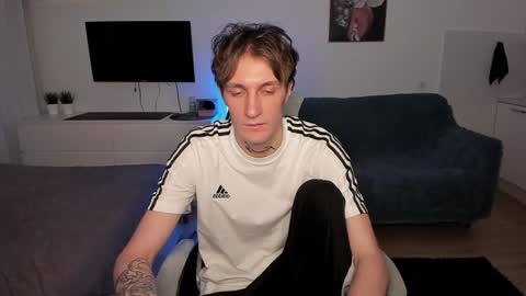 Snapshot of lastnight4you chatting on 12/18/24, 10:35 acie online show from 12/18/24, 10:35