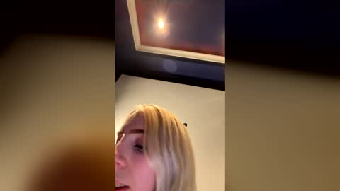 Roxy blue online show from 02/16/26, 06:31