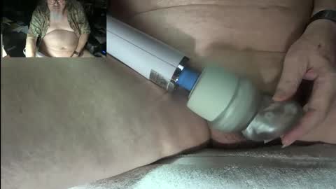 Latexblade online show from 11/17/25, 03:45