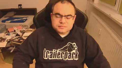 latexboy893 online show from 11/20/25, 12:44