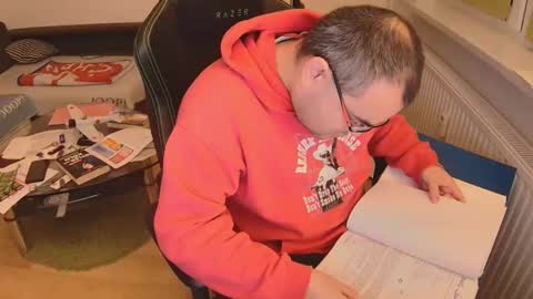 latexboy893 online show from 12/04/25, 05:10