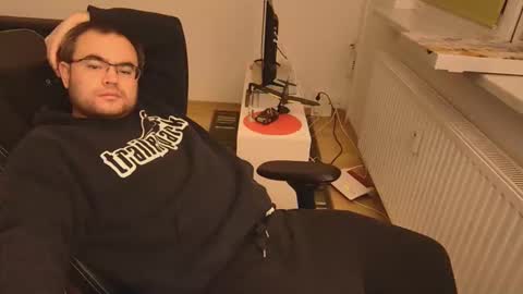 latexboy893 online show from 01/10/26, 12:56