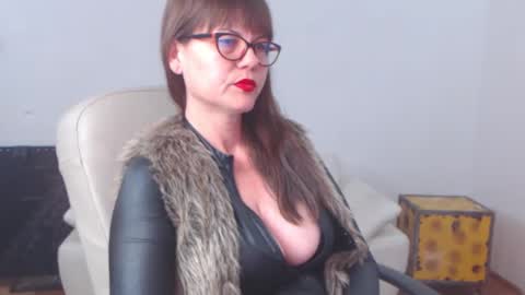 Jade online show from 02/12/25, 09:33