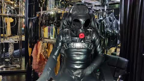 latexlover202 online show from 12/21/24, 11:34