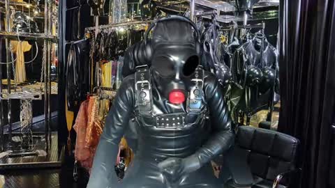 latexlover202 online show from 12/23/24, 10:23