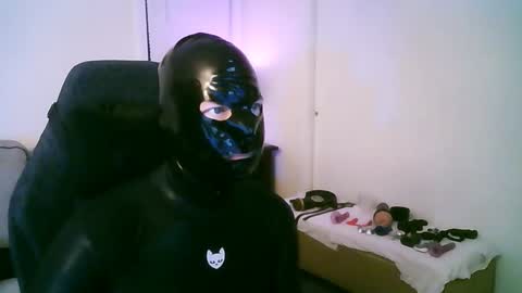 latexminheadroom online show from 02/22/26, 02:02