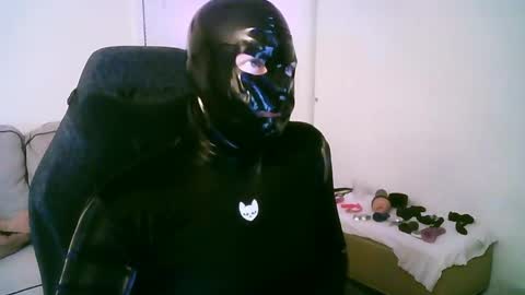 latexminheadroom online show from 05/15/26, 11:12