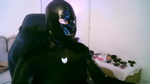 latexminheadroom online show from 05/15/26, 11:34