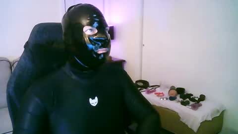 latexminheadroom online show from 05/17/26, 01:25