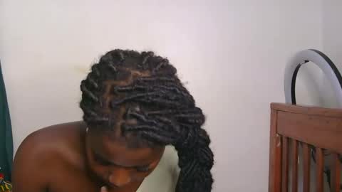 latiffaah_xx online show from 04/18/26, 07:07