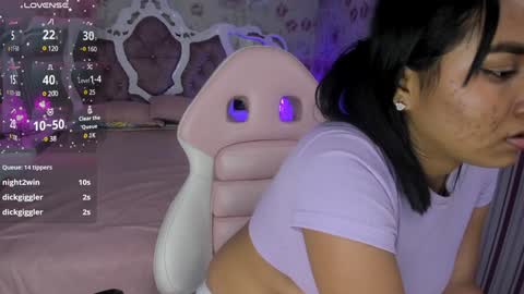 Snapshot of latin_ashley_ chatting on 12/17/24, 09:28 Valeria online show from 12/17/24, 09:28