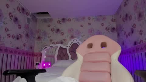 Snapshot of latin_ashley_ chatting on 02/16/25, 05:48 Valeria online show from 02/16/25, 05:48
