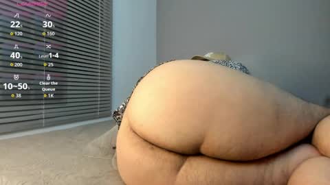 Snapshot of latin_boy_surprise chatting on 06/06/26, 01:11 Yisus online show from 06/06/26, 01:11