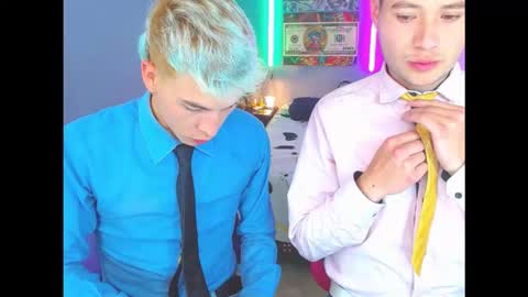 latin_boysxxx_ online show from 10/28/25, 04:27