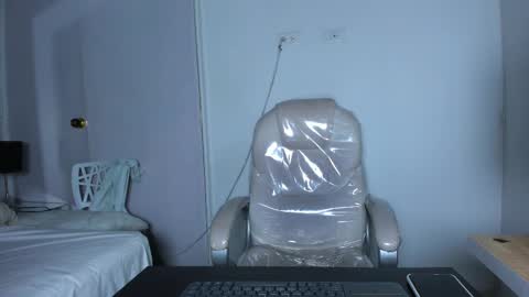 Johana y Santiago online show from 02/17/25, 01:04