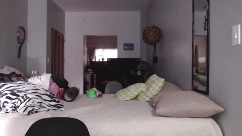 M E G A N  online show from 01/16/25, 02:08