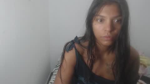 Snapshot of latin_meg chatting on 06/15/26, 05:15 M E G A N online show from 06/15/26, 05:15