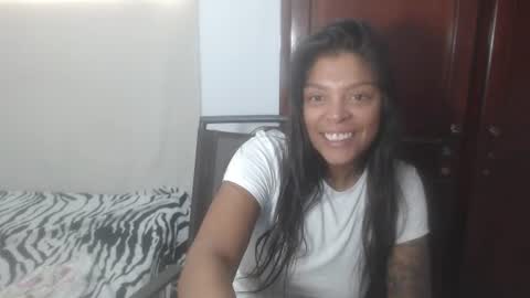 Snapshot of latin_meg chatting on 06/25/26, 04:11 M E G A N online show from 06/25/26, 04:11