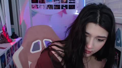 Snapshot of latina_mia chatting on 12/14/24, 09:29 miiiiiiaaaa online show from 12/14/24, 09:29