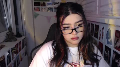 Snapshot of latina_mia chatting on 01/07/25, 11:35 miiiiiiaaaa online show from 01/07/25, 11:35