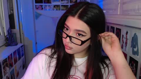 Snapshot of latina_mia chatting on 01/12/25, 05:24 miiiiiiaaaa online show from 01/12/25, 05:24