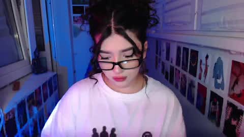 Snapshot of latina_mia chatting on 02/02/25, 05:37 miiiiiiaaaa online show from 02/02/25, 05:37