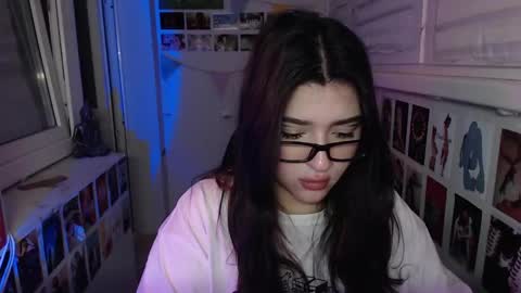 Snapshot of latina_mia chatting on 02/06/25, 08:56 miiiiiiaaaa online show from 02/06/25, 08:56