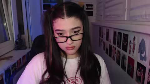 Snapshot of latina_mia chatting on 02/09/25, 03:11 miiiiiiaaaa online show from 02/09/25, 03:11