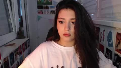 Snapshot of latina_mia chatting on 02/11/25, 08:05 miiiiiiaaaa online show from 02/11/25, 08:05