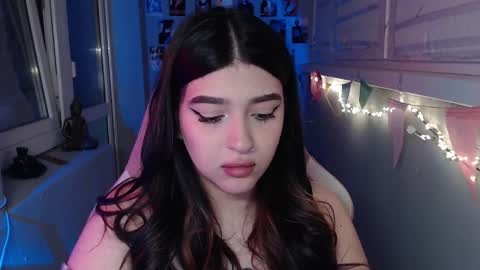 Snapshot of latina_mia chatting on 02/21/25, 03:01 miiiiiiaaaa online show from 02/21/25, 03:01