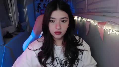 Snapshot of latina_mia chatting on 02/22/25, 08:31 miiiiiiaaaa online show from 02/22/25, 08:31