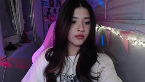 Snapshot of latina_mia chatting on 02/23/25, 03:13 miiiiiiaaaa online show from 02/23/25, 03:13