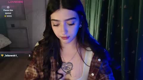 Snapshot of latina_mia chatting on 05/09/26, 10:37 miiiiiiaaaa online show from 05/09/26, 10:37