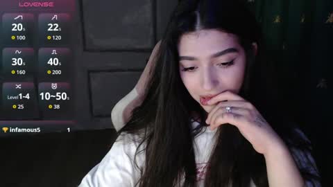 Snapshot of latina_mia chatting on 06/04/26, 09:10 miiiiiiaaaa online show from 06/04/26, 09:10