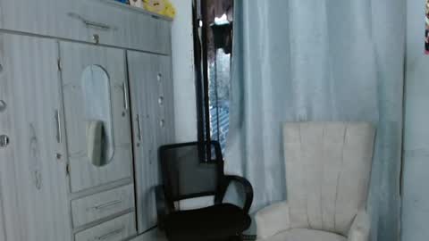 Snapshot of latina_queen0 chatting on 07/18/26, 11:19 latina_queen0 online show from 07/18/26, 11:19