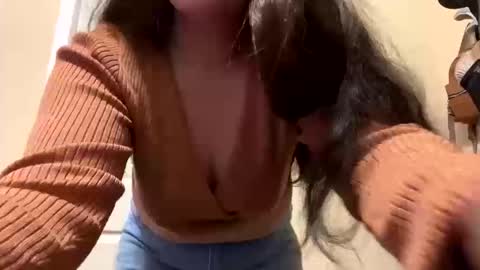 latinabby29 online show from 10/20/25, 04:35