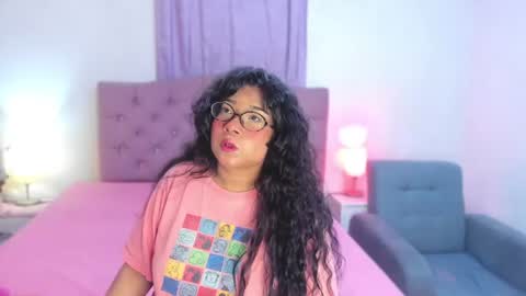 Snapshot of latinabombsheell chatting on 06/17/26, 06:16 Martina online show from 06/17/26, 06:16