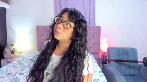Snapshot of latinabombsheell chatting on 06/29/26, 05:35 Martina online show from 06/29/26, 05:35