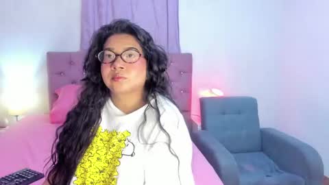 Snapshot of latinabombsheell chatting on 07/14/26, 06:35 Martina online show from 07/14/26, 06:35