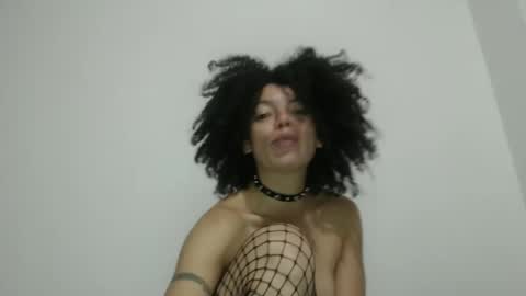 Latinacoka online show from 10/16/25, 01:50